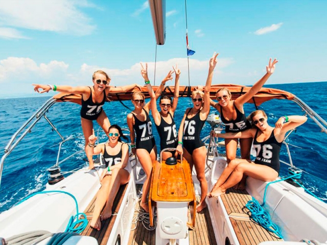 experiencia real de despedidas en vigo en un barco por las rias baixas y cies